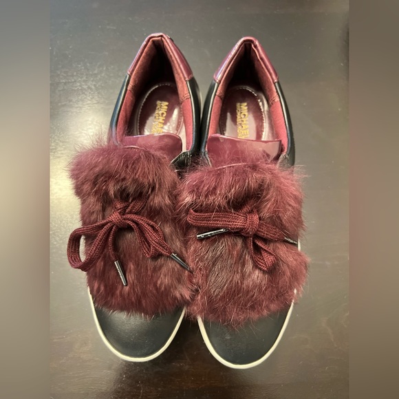 - Black leather and burgundy fur embellished sneakers - Picture 11 of 14